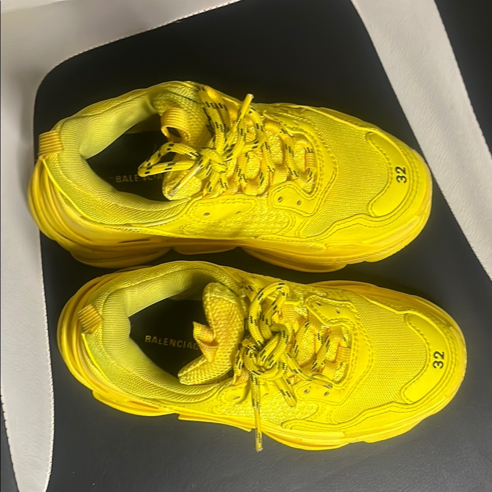 Balenciaga Kids Yellow Sneakers Size 32 US 1 - Picture 3 of 17